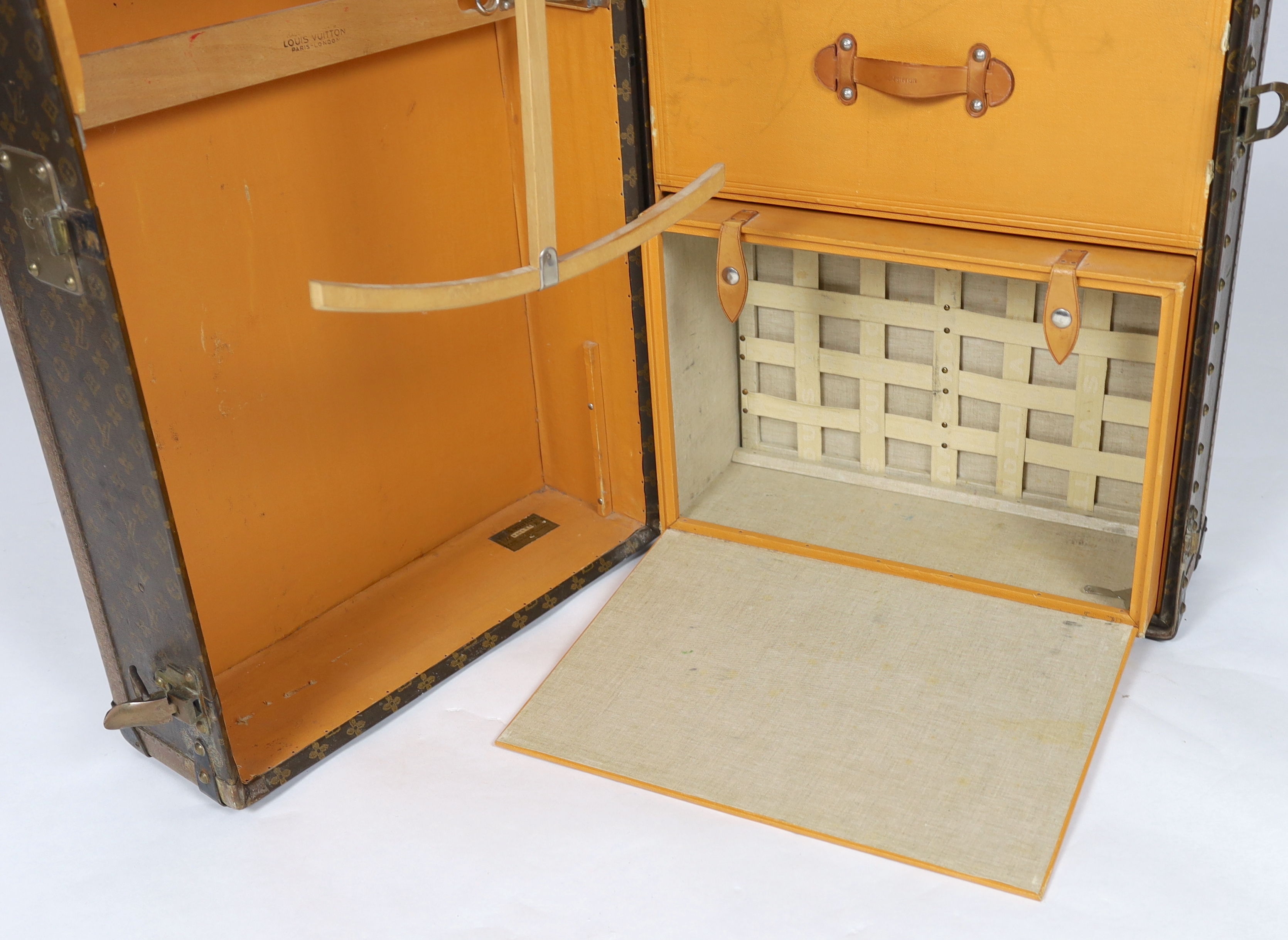 A vintage Louis Vuitton monogram canvas wardrobe trunk, width 101cm, depth 55cm, height 33cm